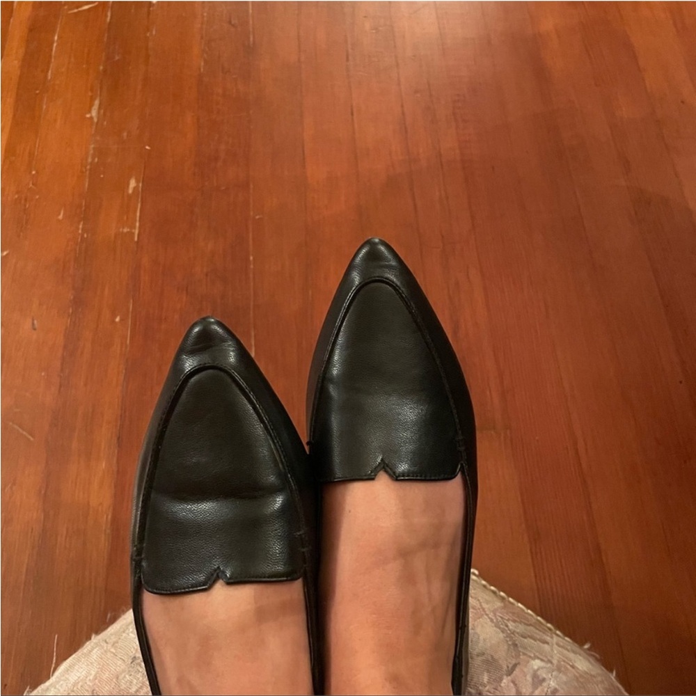 Black mat and nat shoes